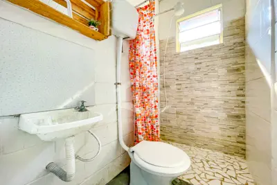 Hotel - Pousada com  dormitórios  a 1000,00 metros praia.
