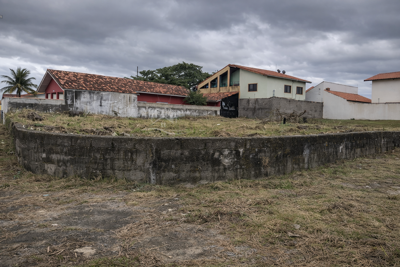 Terreno - Plano com  quartos  a 250,00 metros praia.