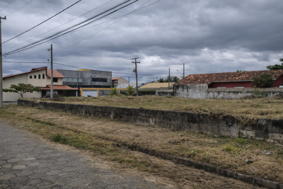 Terreno - Plano com  quartos  a 250,00 metros praia.