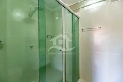 Casa - Assobradada com 5 dormitórios (sendo 5 suite(s)) a 1,00 metros praia.