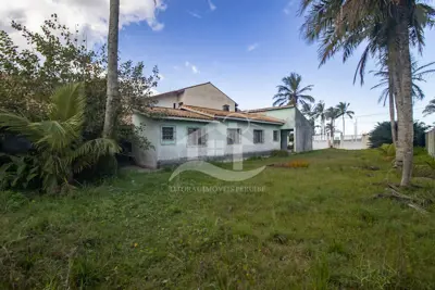 Terreno - Murado com 2 quartos (sendo 2 suite(s)) a 0,00 metros praia.