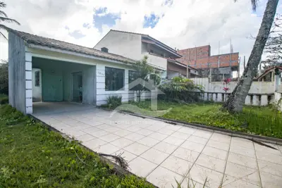 Terreno - Murado com 2 quartos (sendo 2 suite(s)) a 0,00 metros praia.