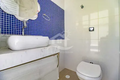 Casa - Sobrado com 4 quartos (sendo 2 suite(s)) a 600,00 metros praia.
