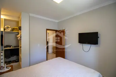 Casa - Térrea com 3 quartos (sendo 1 suite(s)) a 200,00 metros praia.