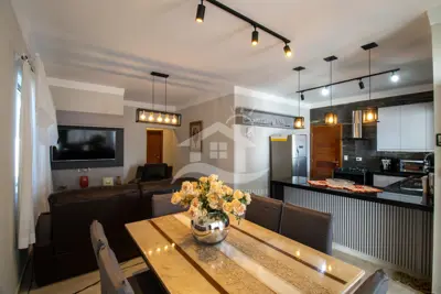 Casa - Térrea com 3 quartos (sendo 1 suite(s)) a 200,00 metros praia.