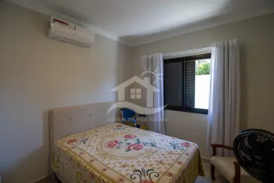 Casa - Térrea com 3 quartos (sendo 1 suite(s)) a 200,00 metros praia.