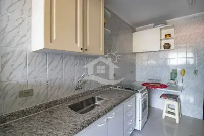Apartamento - Amplo com 2 dormitórios (sendo 1 suite(s)) a 600,00 metros praia.