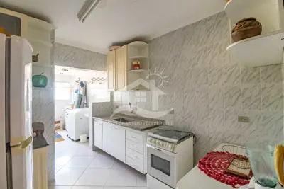 Apartamento - Amplo com 2 dormitórios (sendo 1 suite(s)) a 600,00 metros praia.