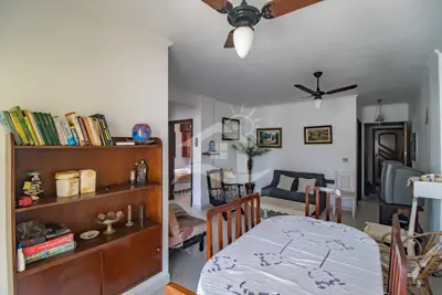 Apartamento - Amplo com 2 dormitórios (sendo 1 suite(s)) a 600,00 metros praia.