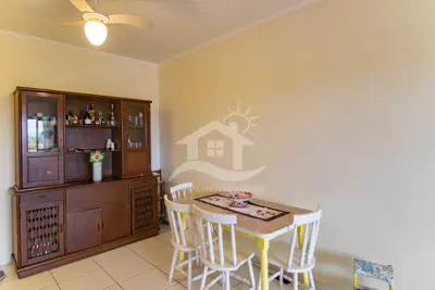 Apartamento - Amplo com 2 dormitórios (sendo 1 suite(s)) a 900,00 metros praia.