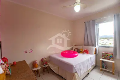 Apartamento - Amplo com 2 dormitórios (sendo 1 suite(s)) a 900,00 metros praia.