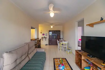 Apartamento - Amplo com 2 dormitórios (sendo 1 suite(s)) a 900,00 metros praia.