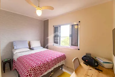 Apartamento - Amplo com 2 dormitórios (sendo 1 suite(s)) a 900,00 metros praia.