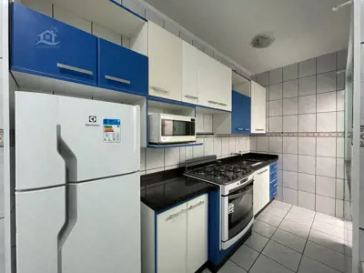 Apartamento - Amplo com 3 quartos (sendo 1 suite(s)) a 500,00 metros praia.