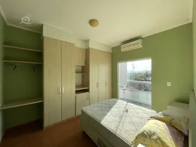 Apartamento - Amplo com 3 quartos (sendo 1 suite(s)) a 500,00 metros praia.