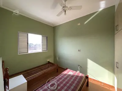 Apartamento - Amplo com 3 quartos (sendo 1 suite(s)) a 500,00 metros praia.