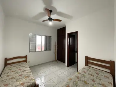 Apartamento - Amplo com 2 dormitórios (sendo 1 suite(s)) a 700,00 metros praia.