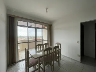 Apartamento - Amplo com 2 dormitórios (sendo 1 suite(s)) a 700,00 metros praia.
