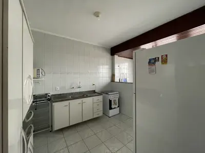 Apartamento - Amplo com 2 dormitórios (sendo 1 suite(s)) a 700,00 metros praia.