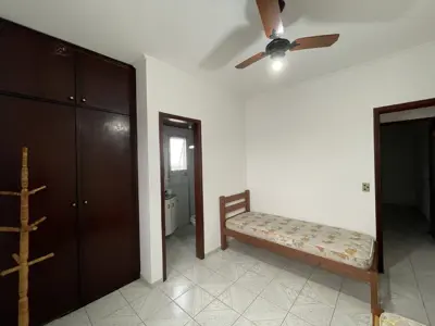 Apartamento - Amplo com 2 dormitórios (sendo 1 suite(s)) a 700,00 metros praia.