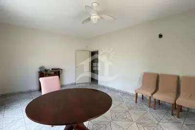 Casa - Térrea com piscina com 2 dormitórios (sendo 1 suite(s)) a 800,00 metros praia.