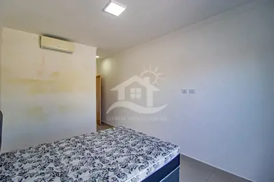 Casa - Sobrado com 4 dormitórios (sendo 2 suite(s)) a 100,00 metros praia.