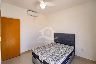 Casa - Sobrado com 4 dormitórios (sendo 2 suite(s)) a 100,00 metros praia.